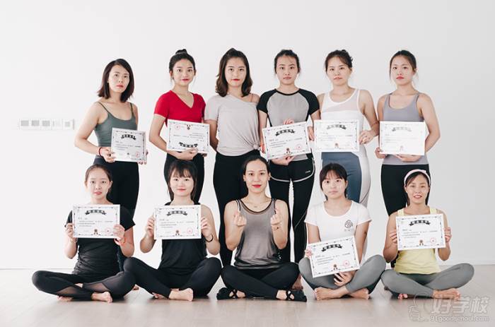 宁波广电集团第三期年轻干部人才培训班开班